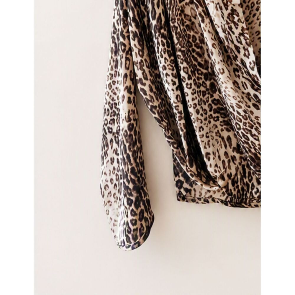 Essentials By Milano Leopard Draped Surplice Blouse Size L Officecore Mob Wife - Picture 6 of 8